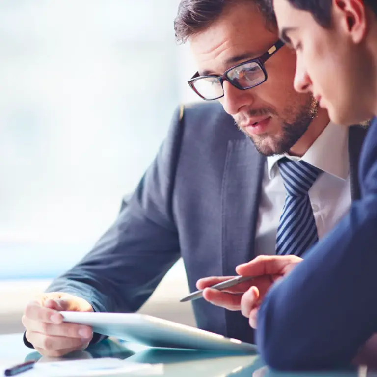 Équipe Ecofina SA, experts en financement et leasing de matériel professionnel en Suisse